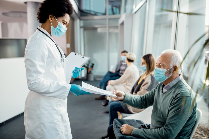 Saúde Digital: O uso de tecnologia para agendamento e triagem de pacientes elimina filas e otimiza o atendimento, transformando a gestão da saúde em um serviço ágil e humanizado